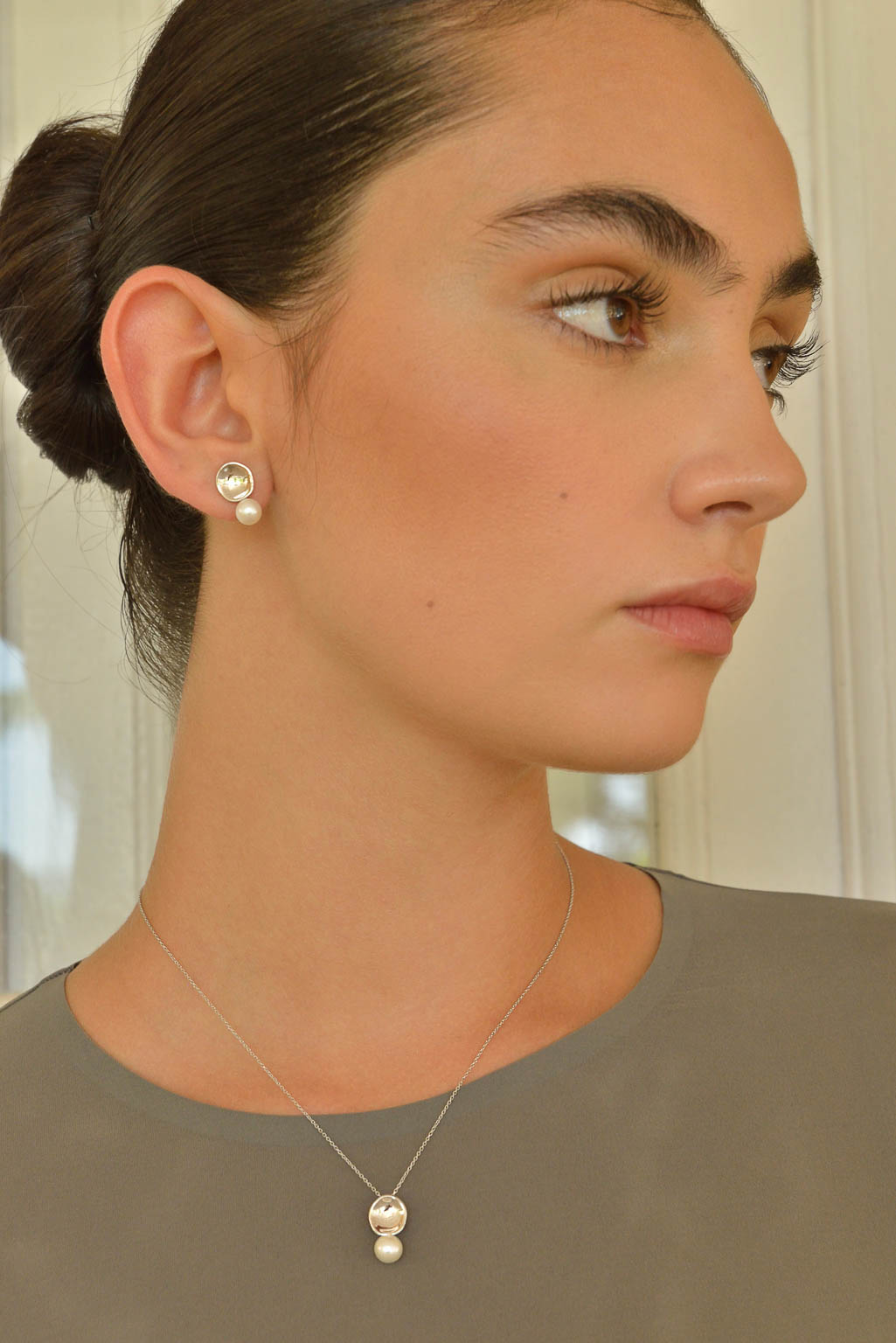 Pendientes Chapita y Perla Salvatore, Heritiere